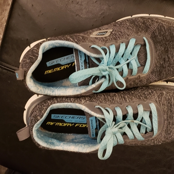 Skechers Memory foam sneakers sz 8.5 - Picture 3 of 8